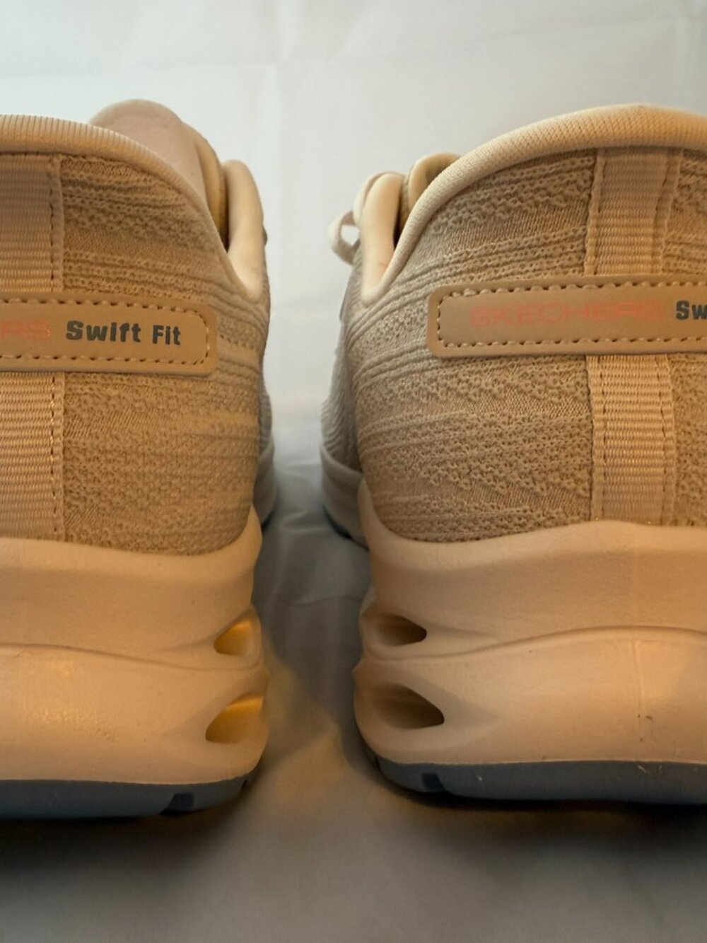 Skechers Women's Glide-Lite Swift Fit Sneaker, Natural Size 8.5, NIB - Picture 5 of 7